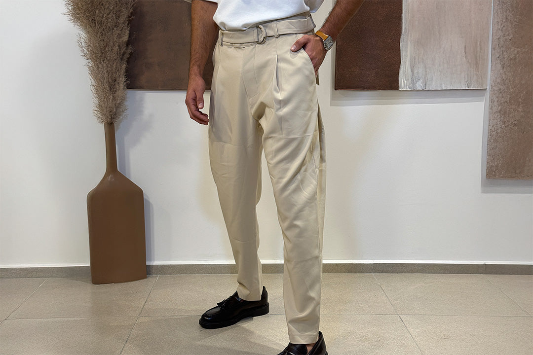 ביזנס, פלז'ר ועוד: מכנסיים אלגנטיים לגבר – איך לבחור אותם?