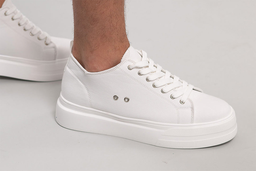 נעלי-ספורט אלגנט איך לובשים חליפה עם נעלי ספורט ועדיין שומרים על אלגנטיות בואו נרכיב מהם לוק