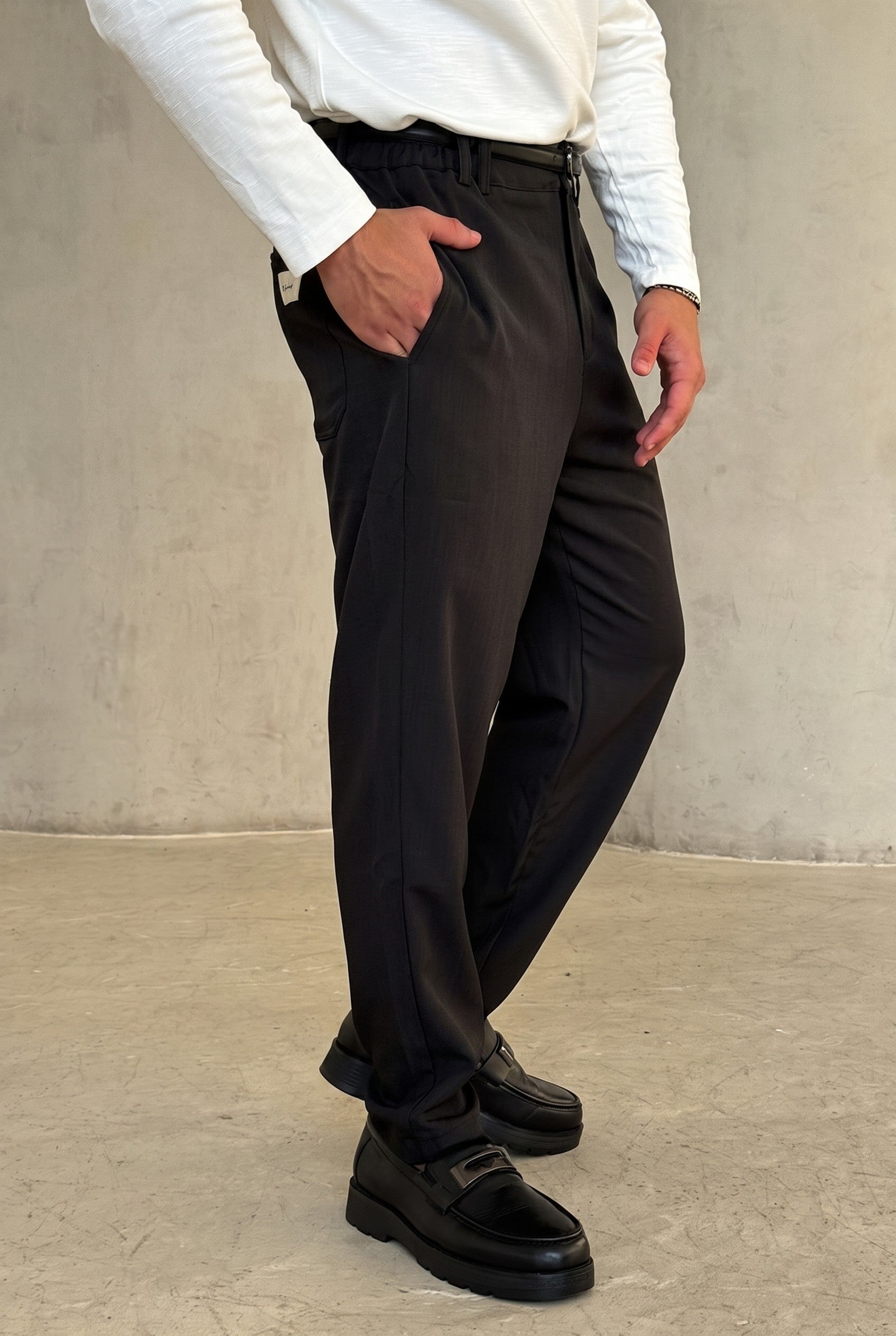 Sandline Trouser שחור — צד